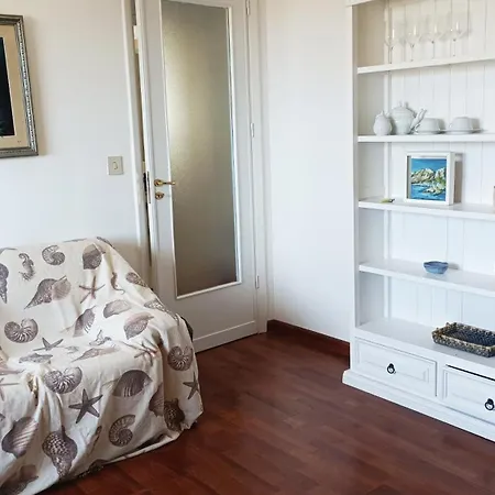 Apartment Central With Sea View
