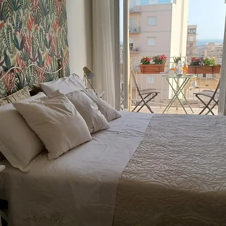 Apartment Central With Sea View