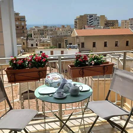 Central With Sea View Apartment Marsala
