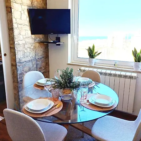 Apartment Central With Sea View