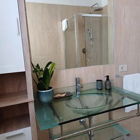 Central With Sea View Apartment *
